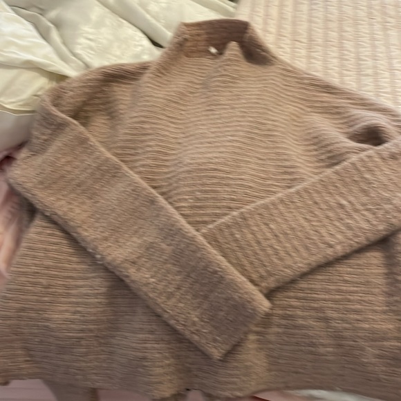 Free people mock neck sleeved poncho dusty rose color size M - Picture 5 of 5